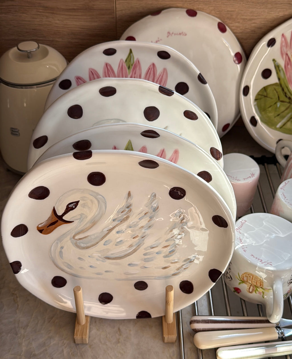 Swan plate